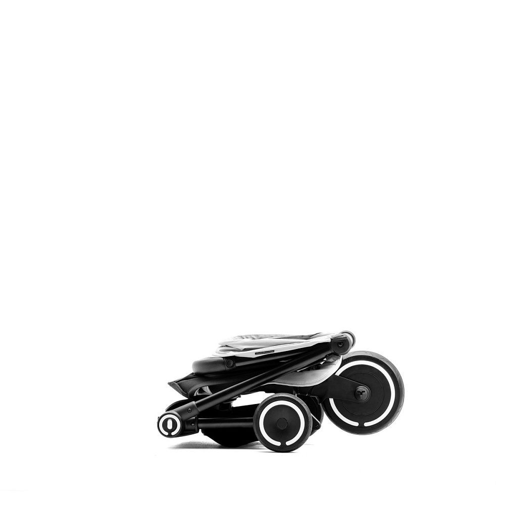 Трехколесный складной велосипед-коляска Smartrike Traveler Everest white
