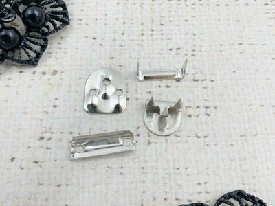 Крючки брючные металл