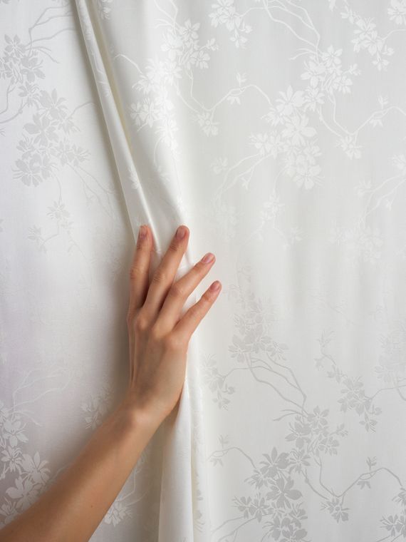 Ткань шелк Армани Жаккард, арт. 1870/2, дизайн &quot;цветы на ветке&quot;, белый