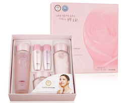 3W Clinic Flower Effect Extra Moisturizing Skin Care 3 Set набор увлажняющих средств с цветочными экстрактами и гиалуроновой кислотой