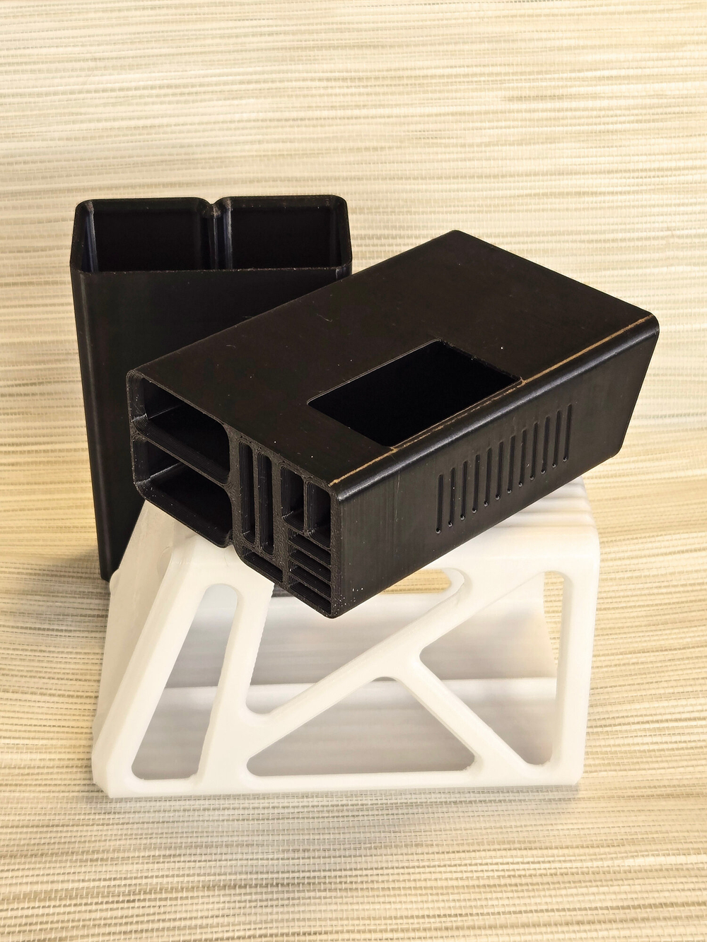 Подставка для ручек "Модулар", пластик, 3D-печать, чёрная с белым