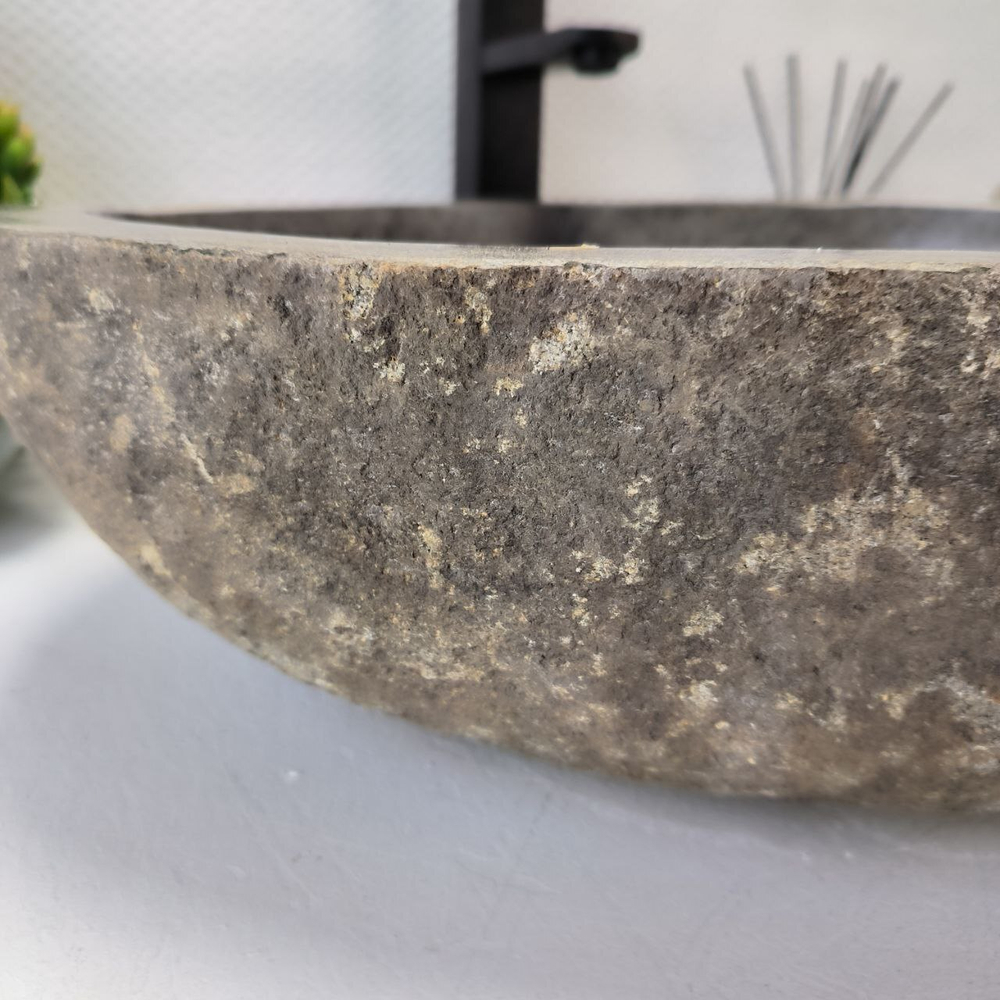 Раковина из речного камня RS63373 (55*47*16) 0123
