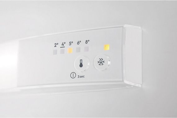 Холодильник Electrolux ERD6DE18S4