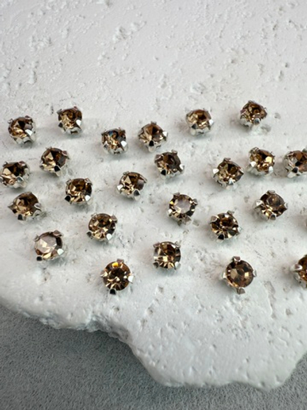 Шатоны 4 мм, Бежевый в серебре, 25 шт