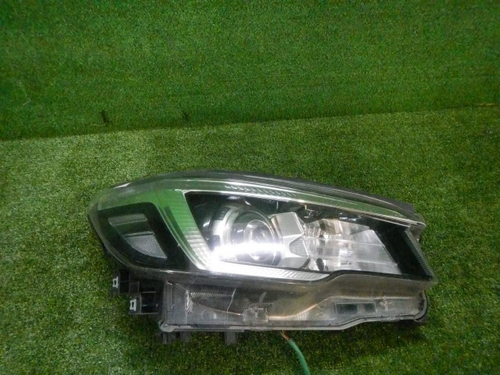Битая Фара правая Subaru Forester 5 SK (2018-2021) LED