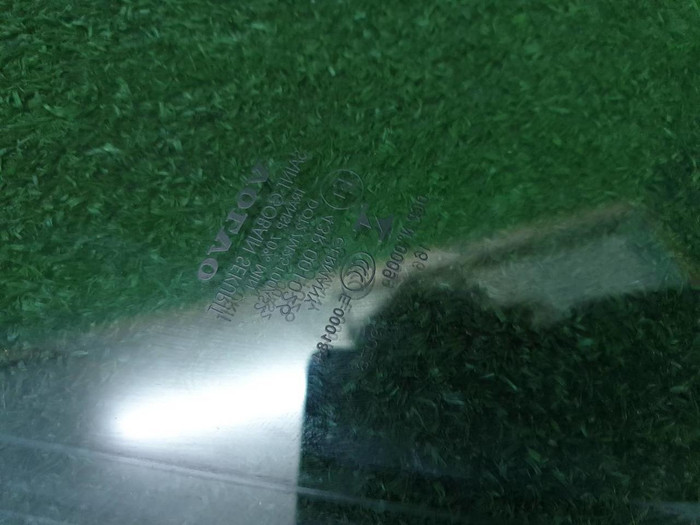 Стекло двери переднее левое Volvo XC90 2 (2014-н.в.)