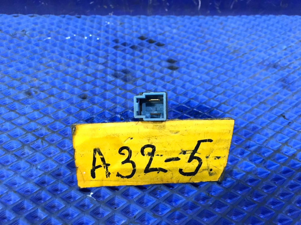 Датчик педали тормоза NISSAN CEFIRO 1997