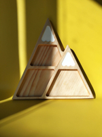 Деревянная менажница из кедра с эпоксидной смолой