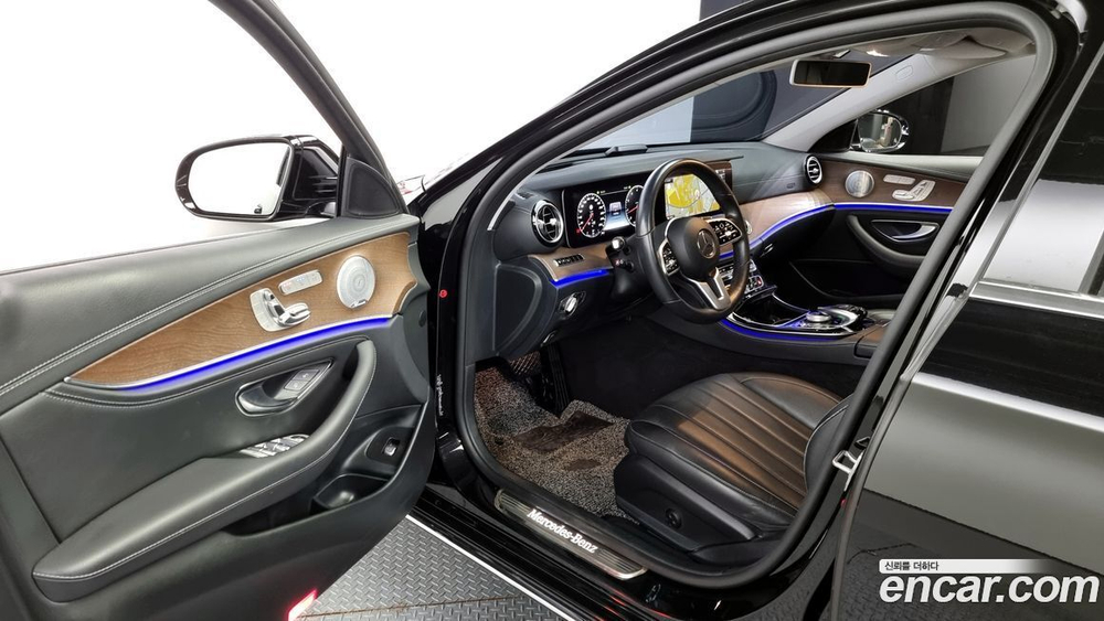 Mercedes-Benz E-Class W213 E300 4MATIC Exclusive (09.2019)