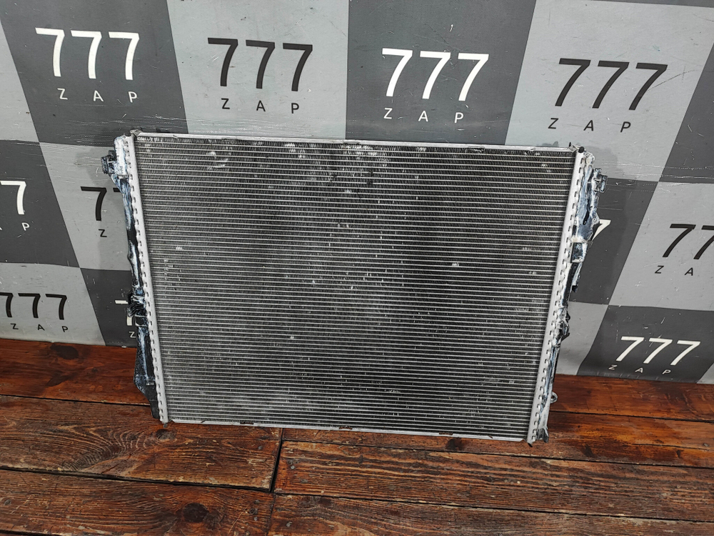 Радиатор двигателя Mercedes E-Class (W213) 16-нв Б/У Оригинал A0995007100