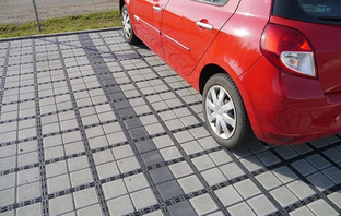 Площадка для стоянки автомобилей: выбираем плитку