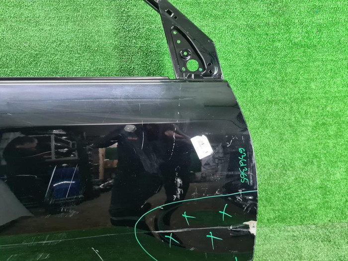 Дверь передняя правая Land Cruiser 200 (2015-2021)