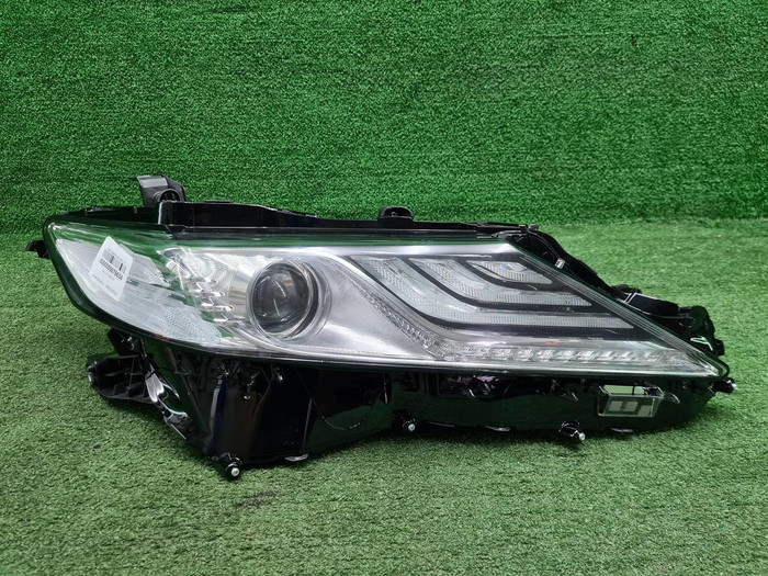 Фара правая Toyota Camry xv70 (2020-н.в.) LED
