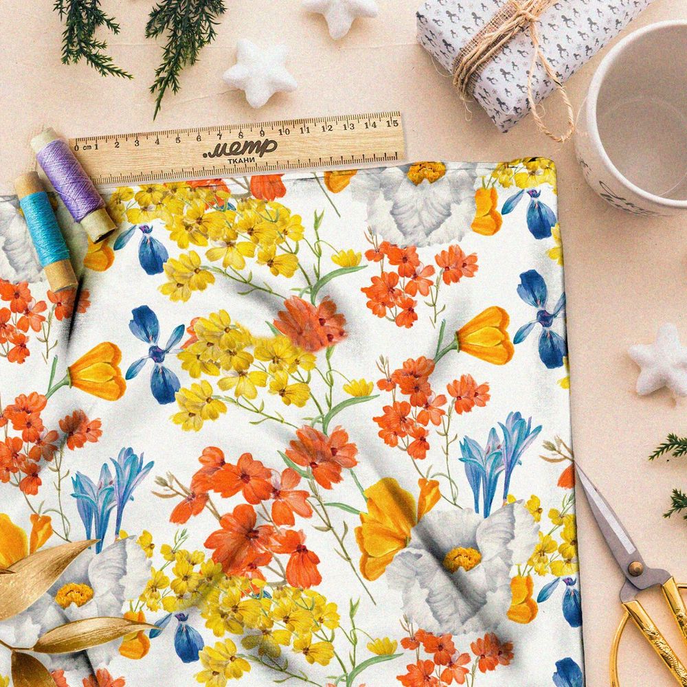 Ткань лён яркие полевые цветы на белом фоне