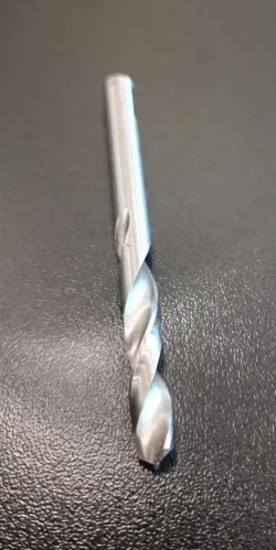 Центрирующее сверло 6,3 мм с проточкой для стандартных держателей биметаллических коронок, хвостовика