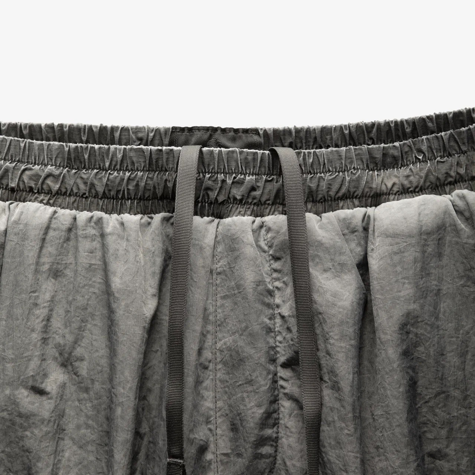 NLN_GMD_SHRTS Metal Effect Grey