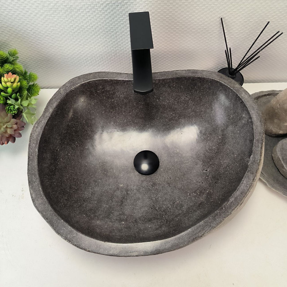 Раковина из речного камня RS63443 (52*42*15) 0123