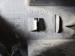 Решетка радиатора Volvo XC60 1 13-17 Б/У Оригинал 31333832