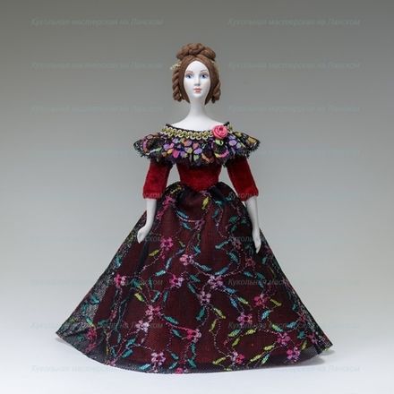 Сувенирная кукла в вечернем платье