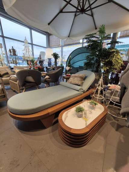 Шезлонг Spain, массив ироко, голубой матрас