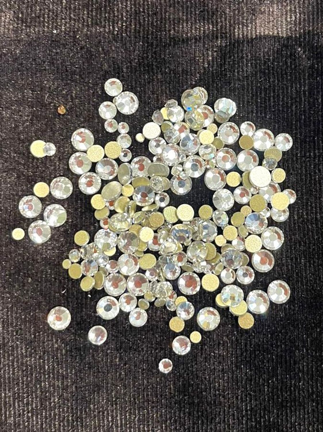 Стеклянные стразы  (размер микс) 1140шт, цвет белый