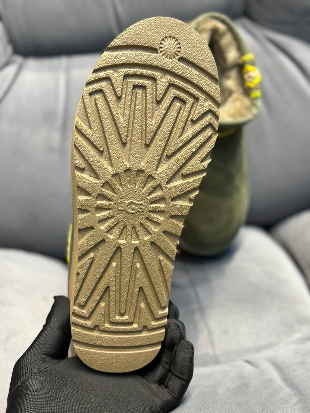 UGG