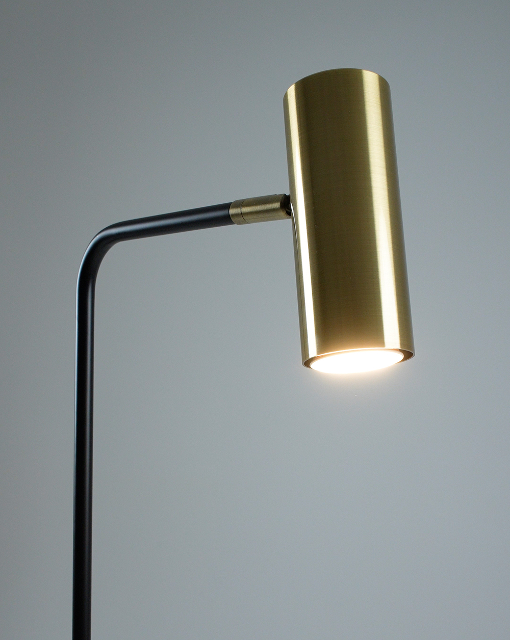 Торшер Moderli V11003-FL Fine