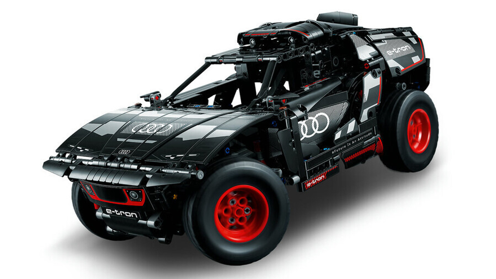 Конструктор LEGO Technic 42160 Audi RS Q e-tron