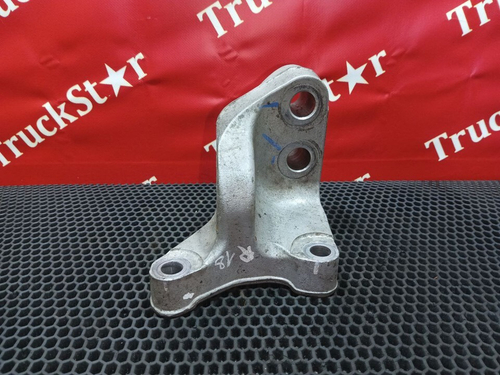 Кронштейн двигателя задний правый 2019г