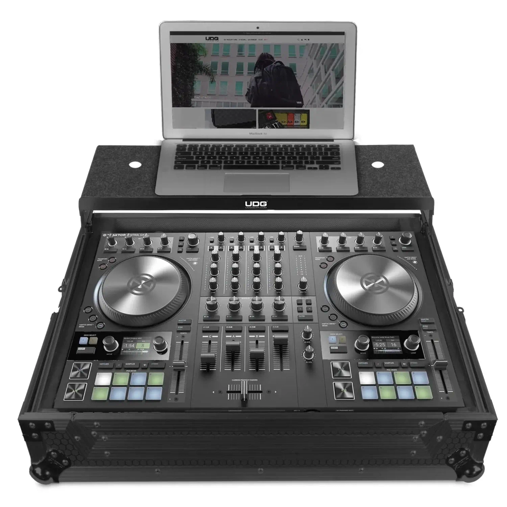 Кейс UDG Ultimate Flight Case NI Traktor Kontrol S4 MK3 Black Plus (Laptop Shelf)