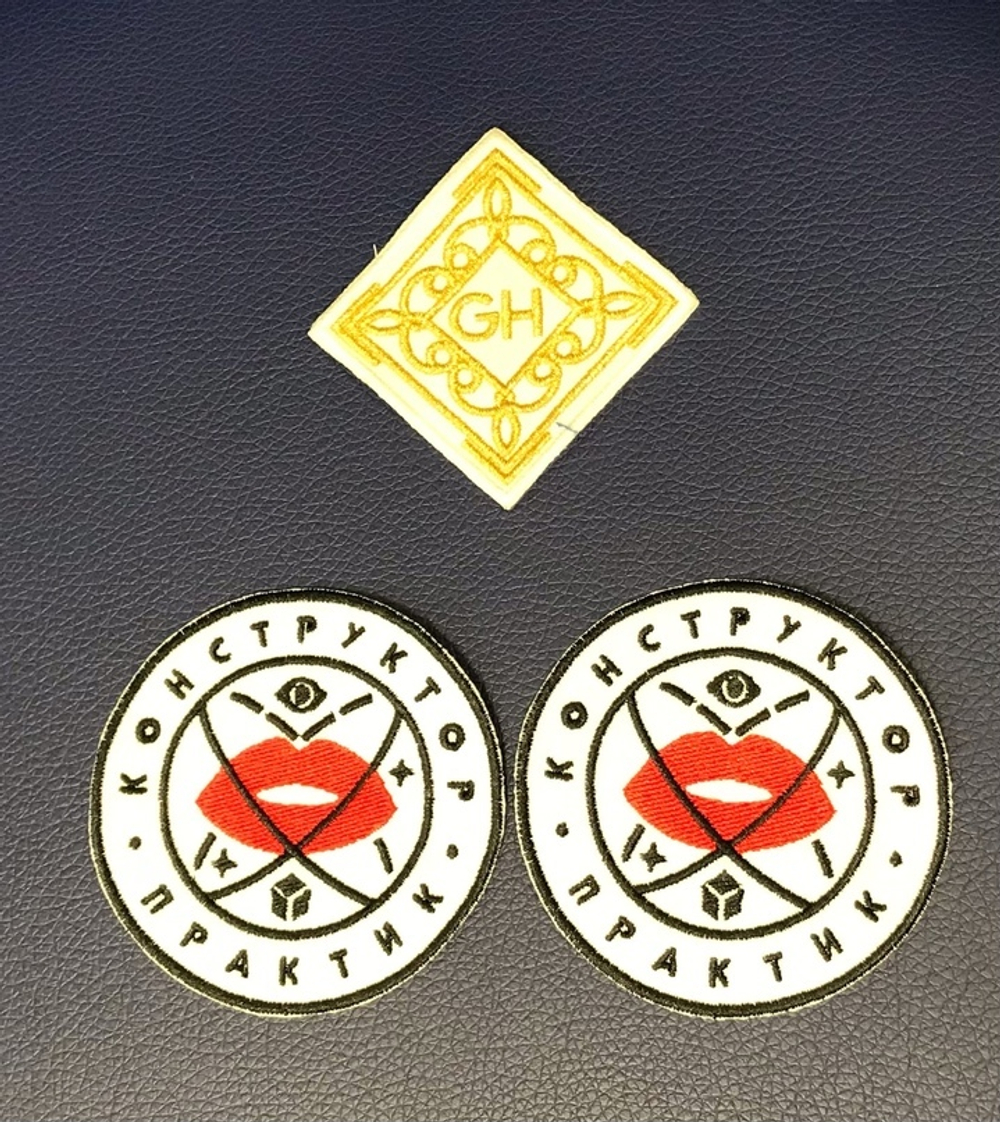 Вышивка шевронов, логотипов.