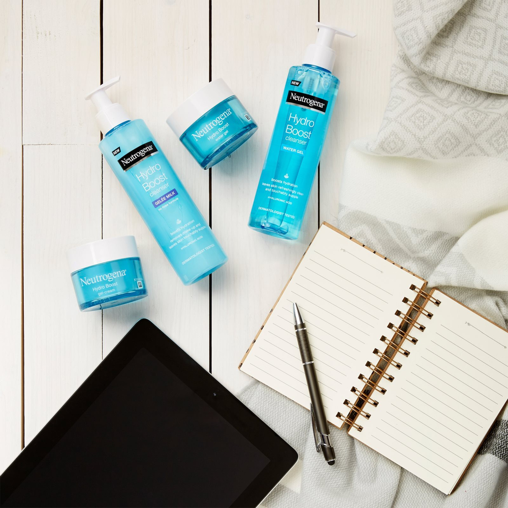 Neutrogena Hydro Boost  Face - очищающий гель для лица /   200  ml  / GTIN 3574661288345