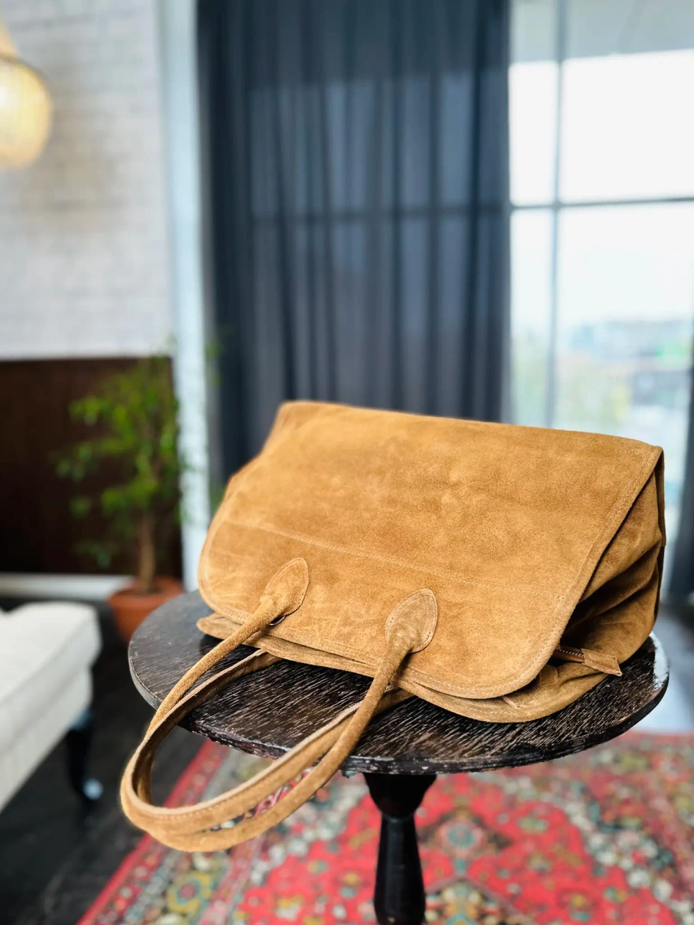 Женская большая сумка из натуральной замши цвета whisky