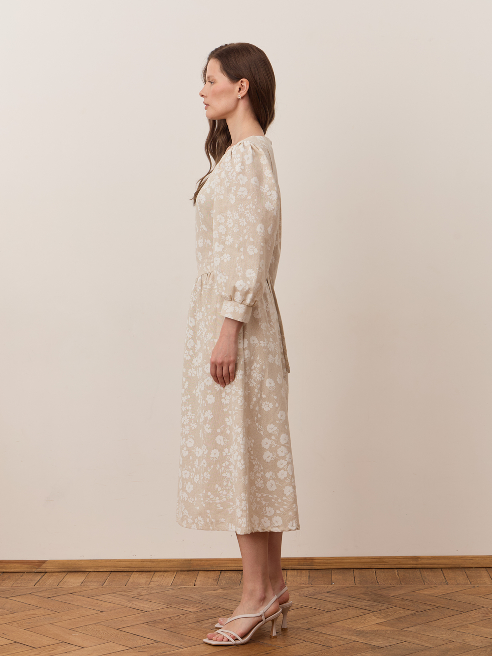 Платье с вырезом-сердечко