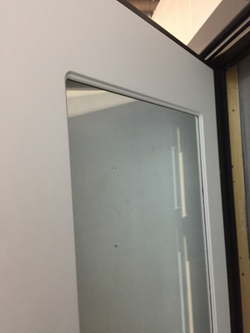 Входная металлическая дверь Бункер HIT Хит B-02 / зеркало в рамке ФЛЗ-603 Белый ясень