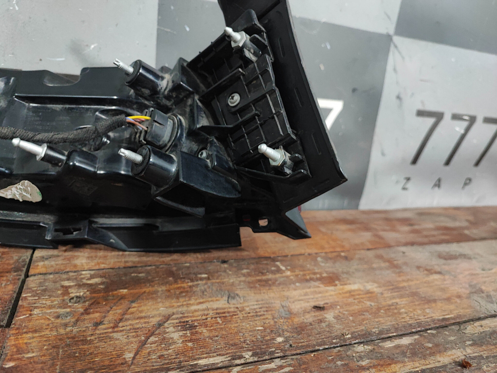 Фонарь задний правый Geely Tugella 19-нв Б/У Оригинал 7057019800