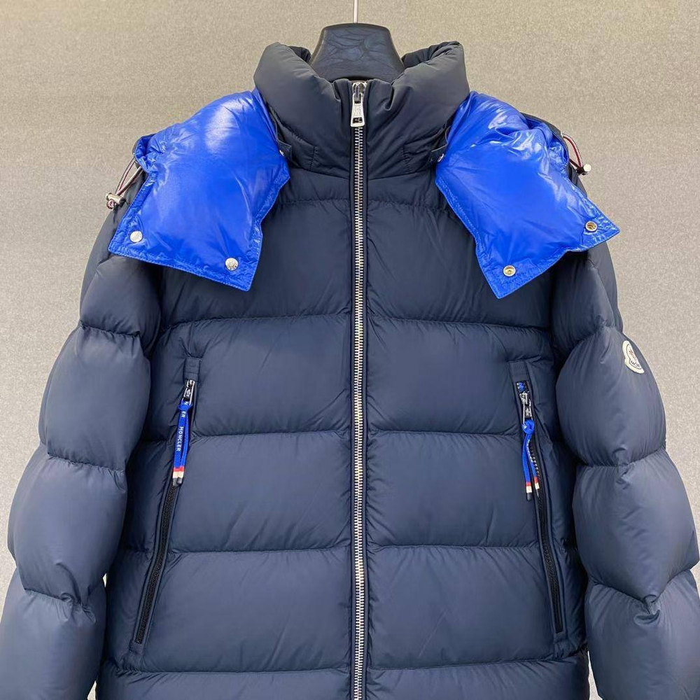 Пуховик Moncler