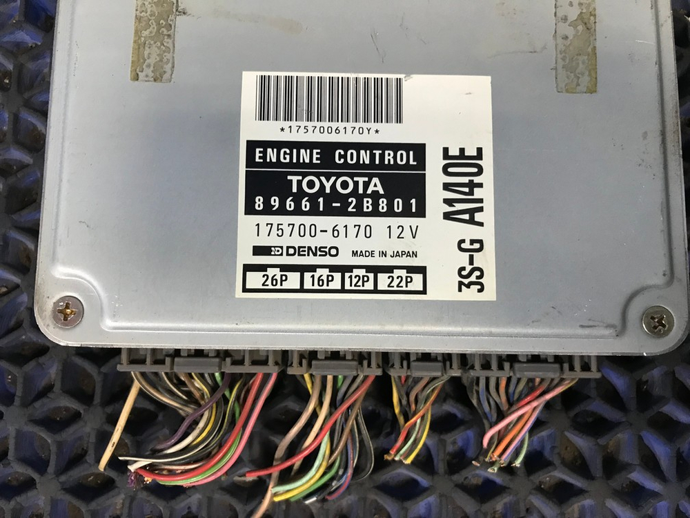 Компьютер двигателя TOYOTA CARINA ED 1994