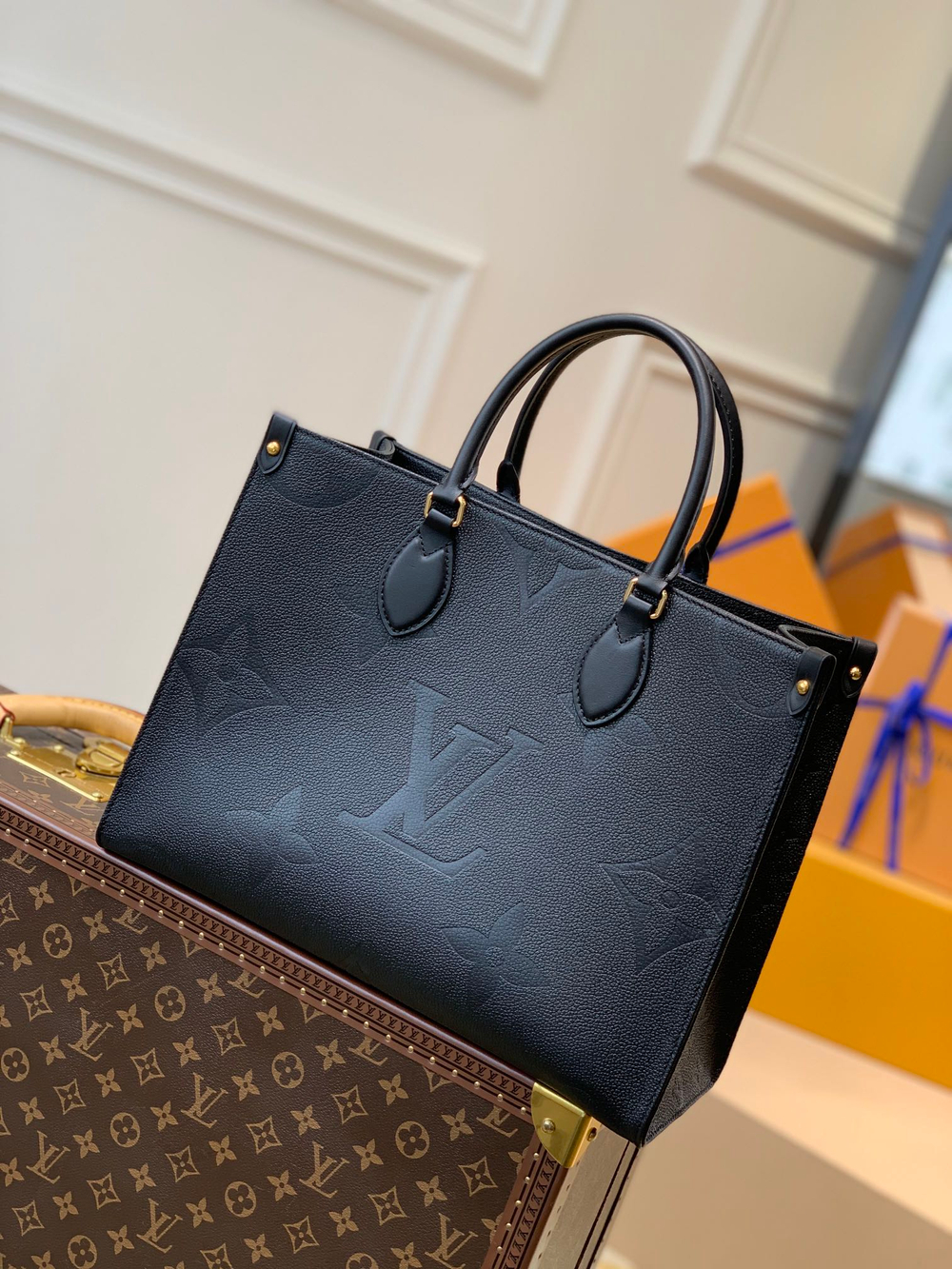 Louis Vuitton OnTheGo MM