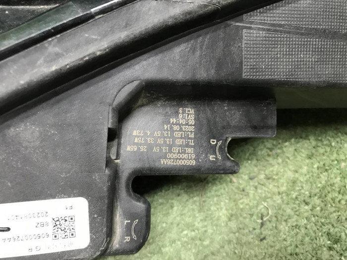 Битый Указатель поворота правый Omoda C5 (22-нв)