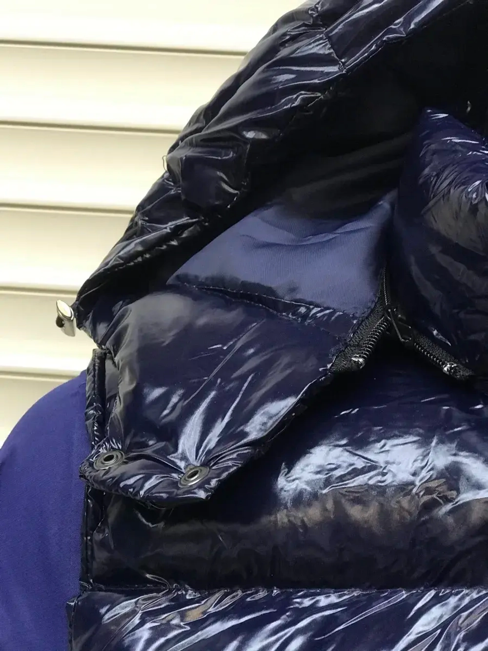 Жилет с капюшоном безрукавка утепленная