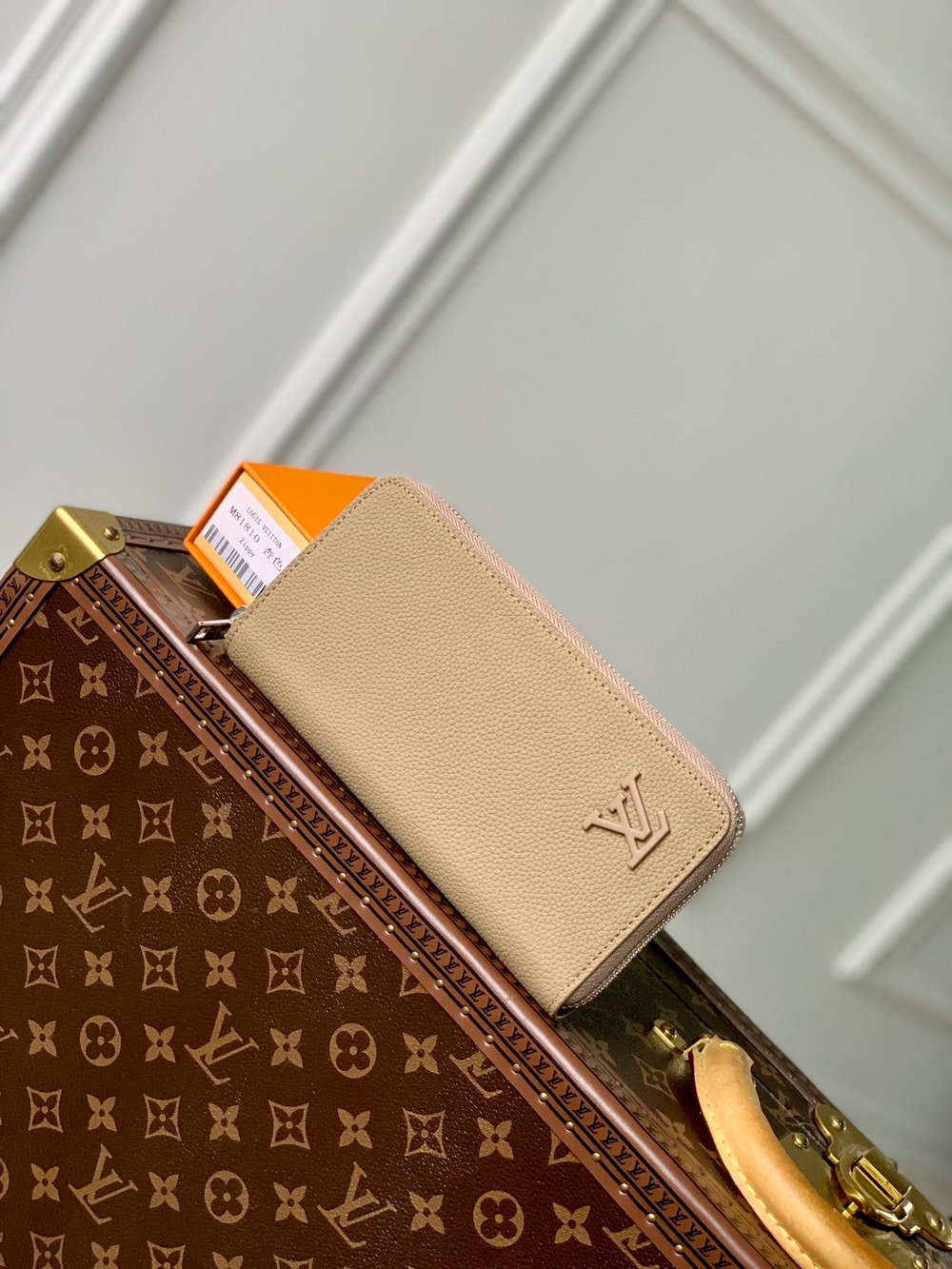 Louis Vuitton Zippy Vertical Wallet