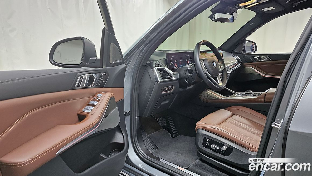 BMW X7 (G07) xDrive 40i Design Pure Excellence 7-и местный (12.2022)