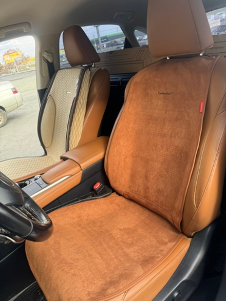 Накидки на сидения.