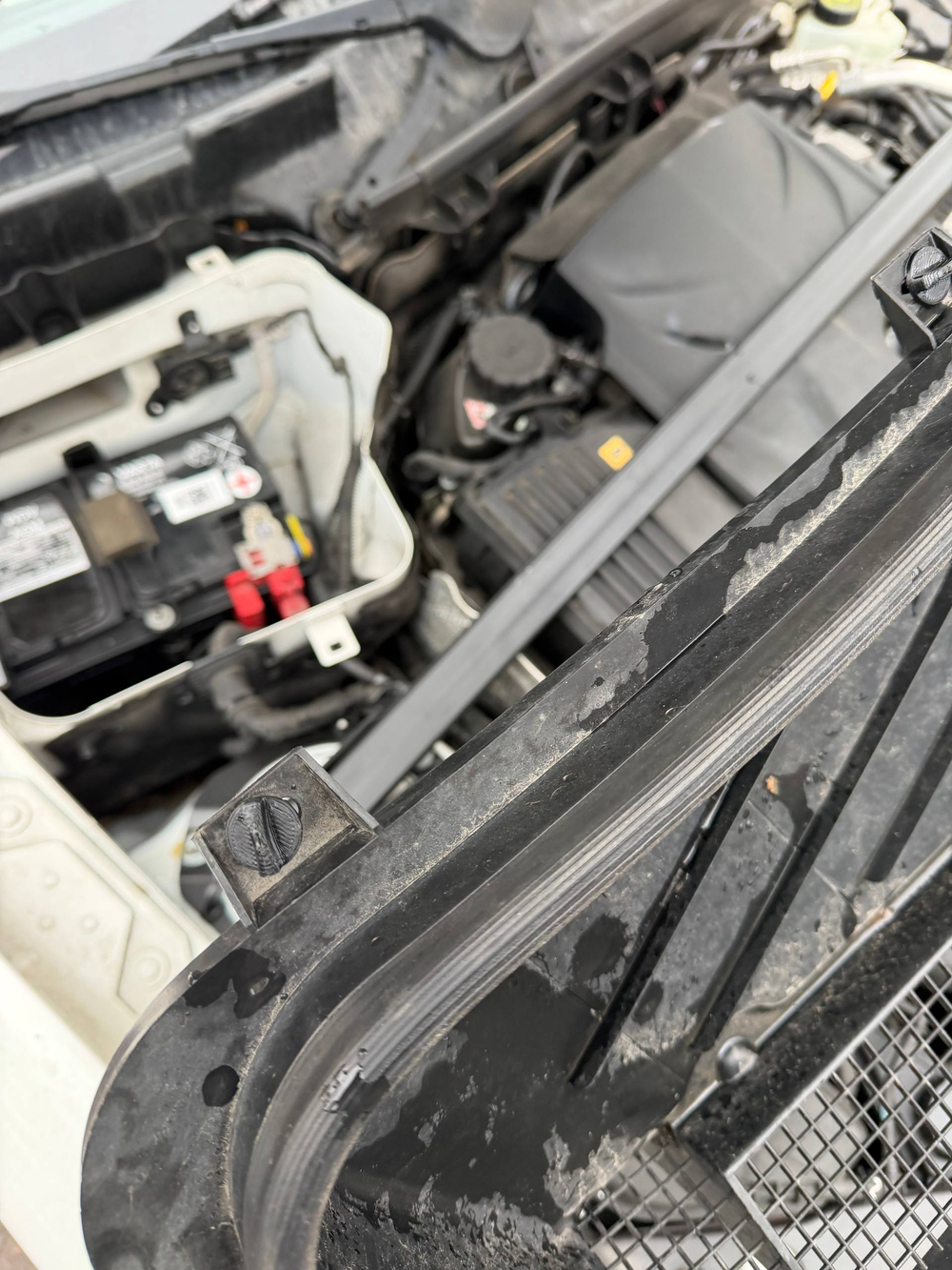 Фиксатор крышки аккумулятора Mercedes-Benz SLK 3 (R172) A1728300044