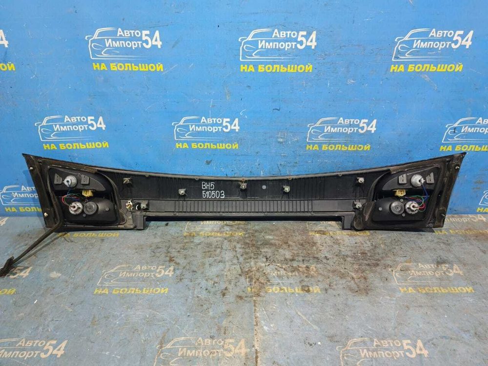 Вставка в багажник центральная SUBARU LEGACY 1998-2003