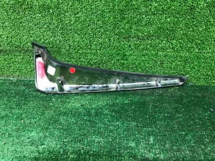 Накладка фонаря правая Lexus LX 3 (2015-2023)