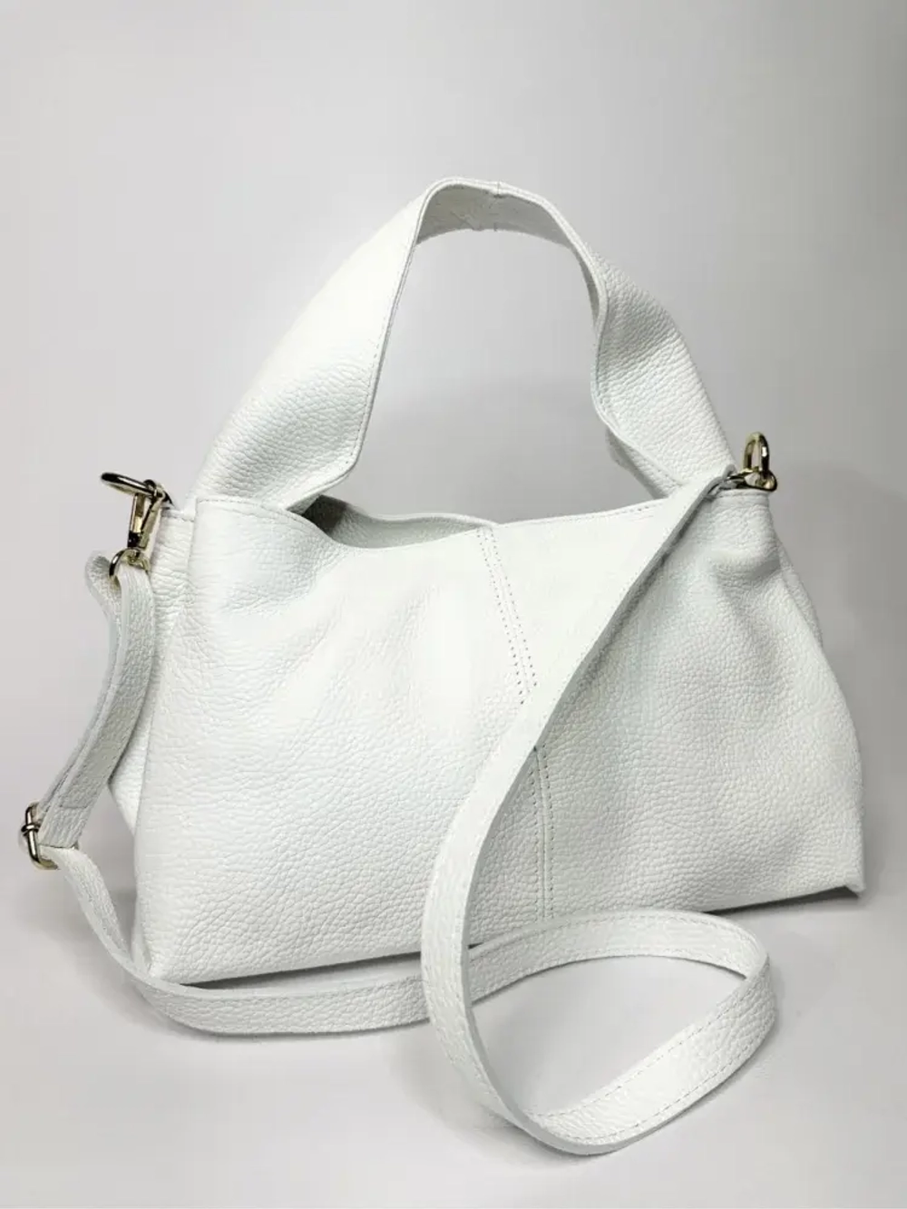 Женская сумка из натуральной кожи белого цвета