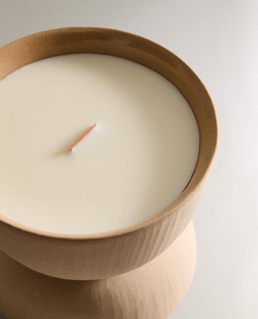 Zara Home - Ароматическая свеча sacred woods, 1025 г