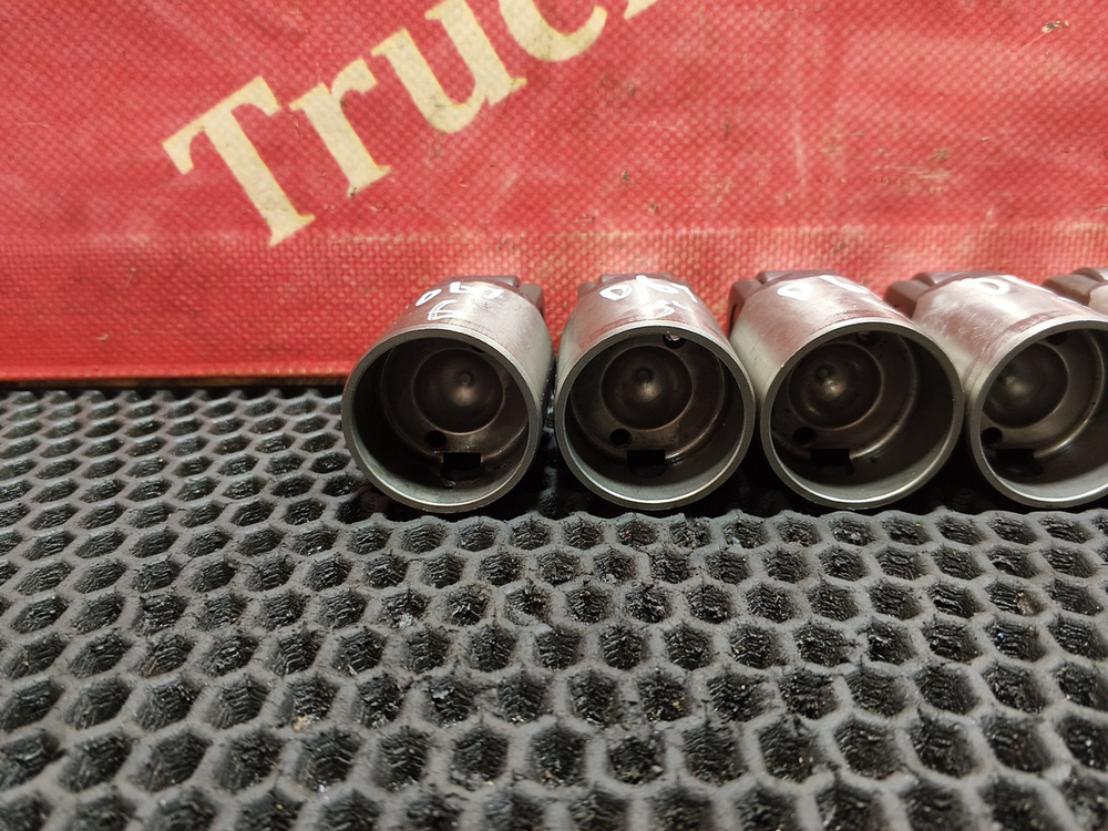 Комплект толкателей выпускного клапана